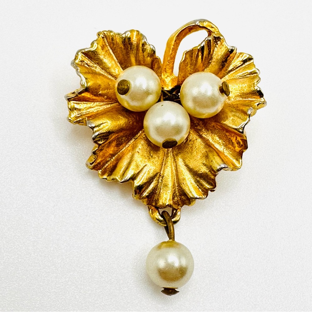 Vintage Gold Tone Small Leaf Brooch With Faux Pearl Cluster with Drop Classic